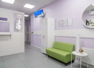 Зона ожидания пациентов справа