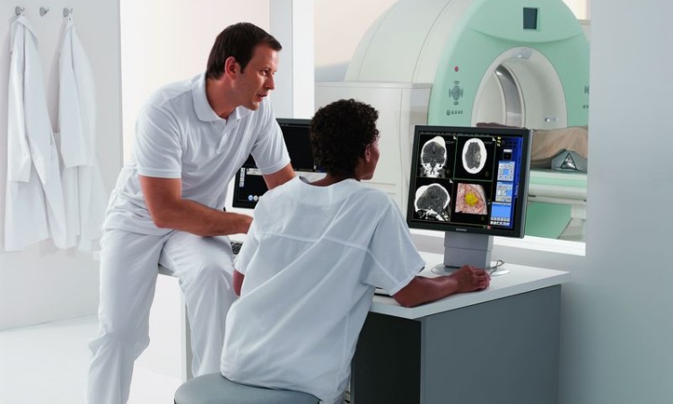 Показывает ли МРТ аномалии?